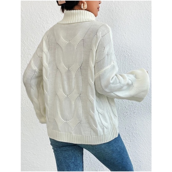 Cozy Turtleneck Chunky Knit Sweater Top - Picture 3 of 3